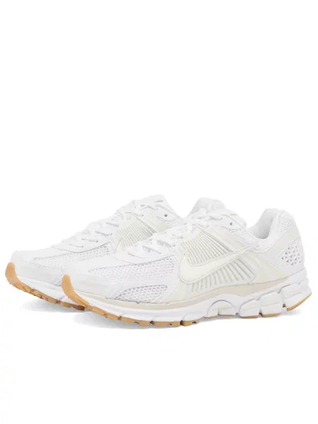 Sneakersy Nike Vomero beżowe