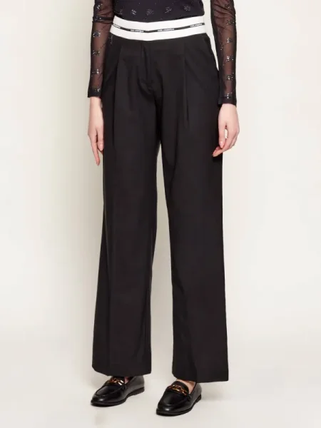 Karl Lagerfeld Pantaloni cutați ESSENTIAL / alb negru
