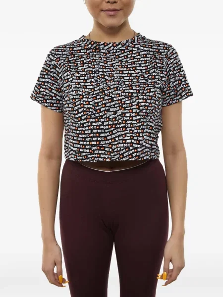 Decupat tricou Nike cu imagine negru