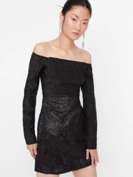 Gulerat rochie de seară Trendyol din jacard negru