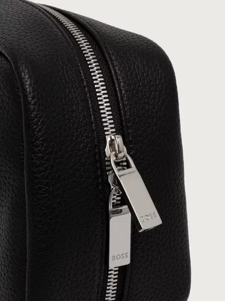 Кожаная косметичка Boss