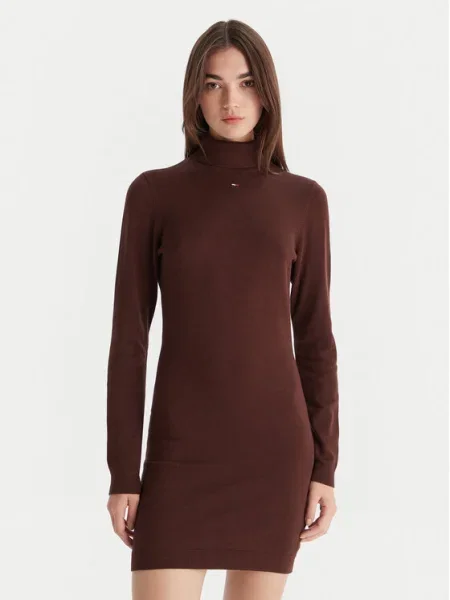 Tommy Jeans Rochie tricotată Ess maro