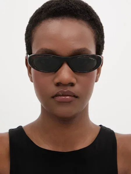 VOGUE Eyewear Napszemüveg karamell / sötét barna