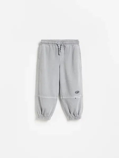Reserved Pantaloni de trening din deschis gri