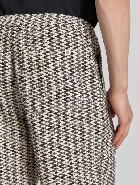 Szorty z tkaniny o kroju relaxed fit z mieszanki bawełny S.oliver Red Label czarne