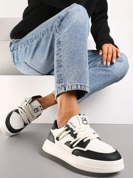 Sneakersy Ozdobione Naszywką z Pandą i Szerokimi Sznurówkami Wannia czarne