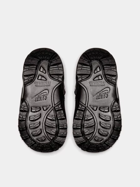 Детские ботинки Nike черные