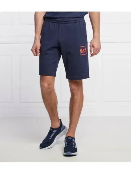 Pantaloni scurți