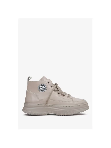 Кожаные кроссовки Estro бежевые
