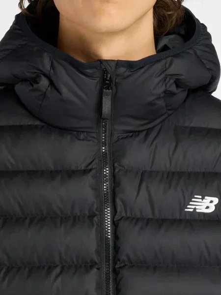 Куртка New Balance з капюшоном чорна
