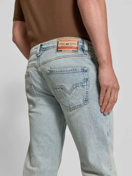 Jeansy o kroju straight fit z mieszanki bawełny Diesel niebieskie