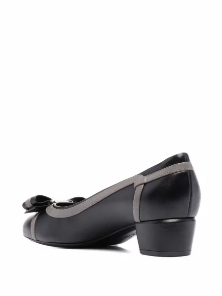 Pantofi cu toc Ferragamo cu funde negru