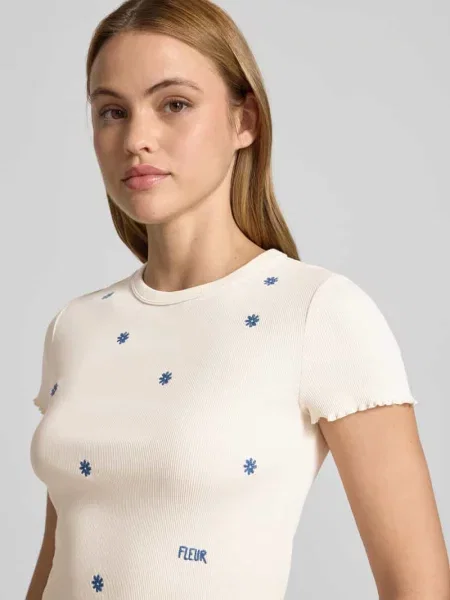 T-shirt w efekt prążkowania z hafty Jake*s Casual beżowa