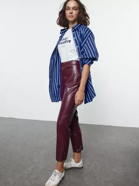 Pantaloni Trendyol roșu