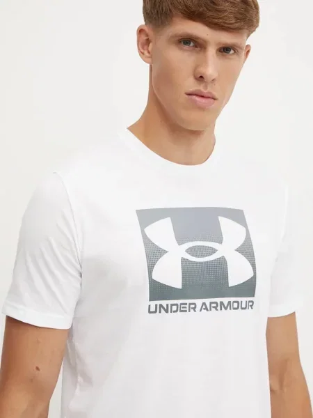 Under Armour t-shirt BOXED SPORTS UPDATED z nadrukiem biały