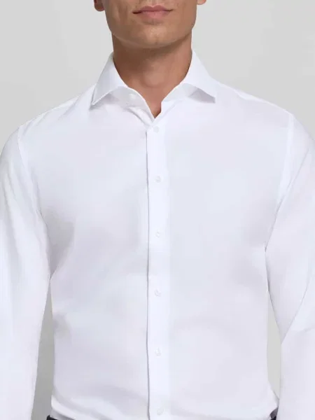 Koszula biznesowa o kroju slim fit z kołnierzykiem typu kent Seidensticker biała