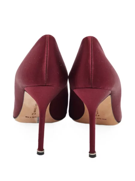 Pantofi cu toc Manolo Blahnik cu cataramă roșu