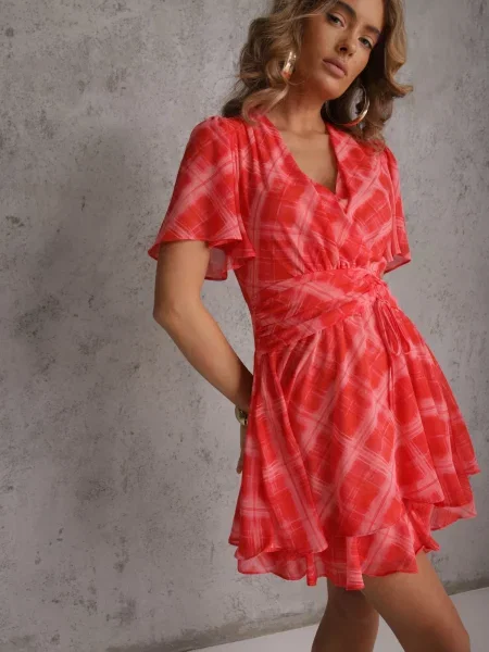 Sukienka Rozkloszowana z Kopertowym Dekoltem w Abstrakcyjny Wzór Irinera różowa