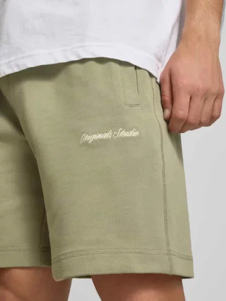 Szorty dresowe z wyhaftowanym logo model „KARL” Jack & Jones