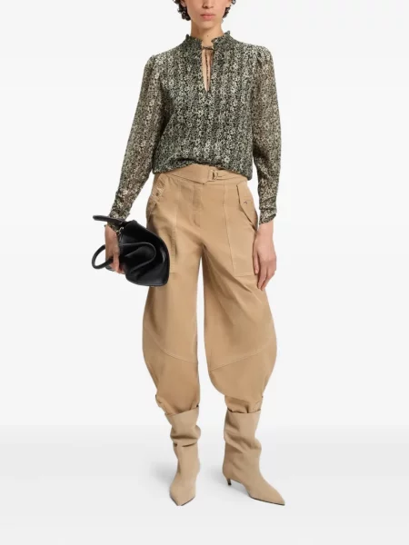 Bluză Boss cu model floral cu volane negru
