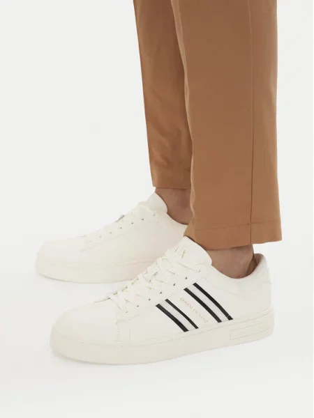Armani Exchange Sneakersy biały