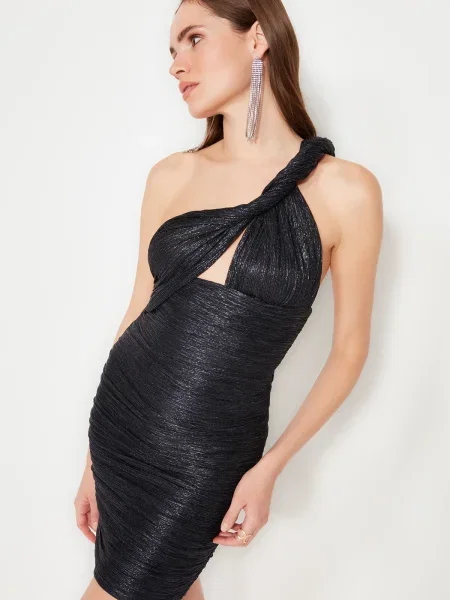 Dzianinowa sukienka wieczorowa Trendyol biznesowa czarna