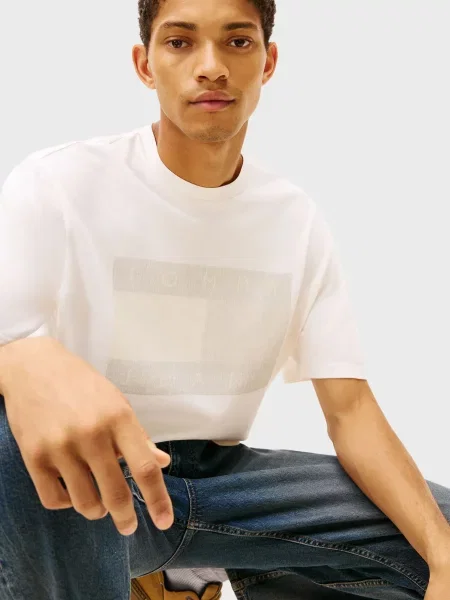 Футболка Tommy Jeans с потертостями белая