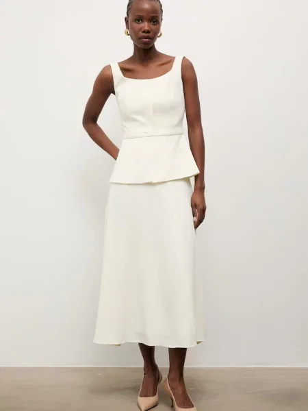 Answear.LAB rochie cu peplum bej