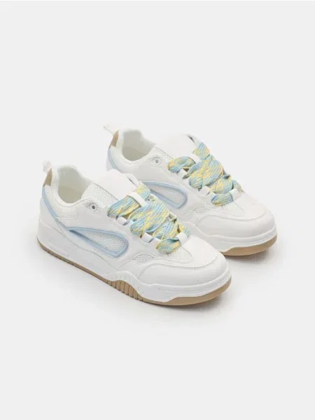 Кросівки з декоративними шнурками бежевий