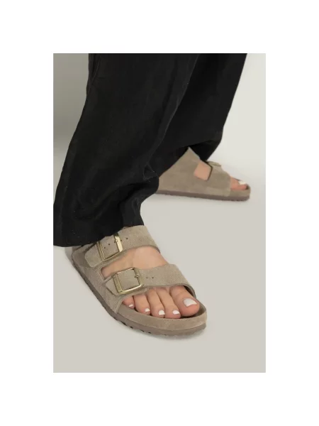 Klapki Birkenstock zamszowe beżowe