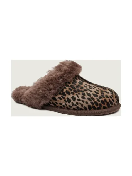 UGG De piele papuci de casă W SCUFFETTE CASPIAN cu adaos de lână maro