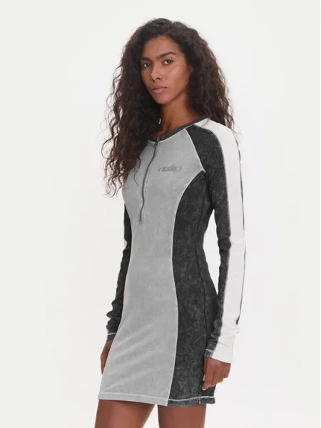 Рокля Guess Originals VINTAGE къса с кройка по тялото сиво