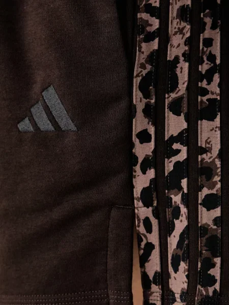 Трикотажные леопардовые шорты Adidas