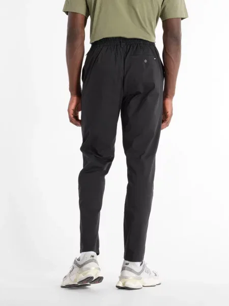 Спортивные штаны New Balance черные