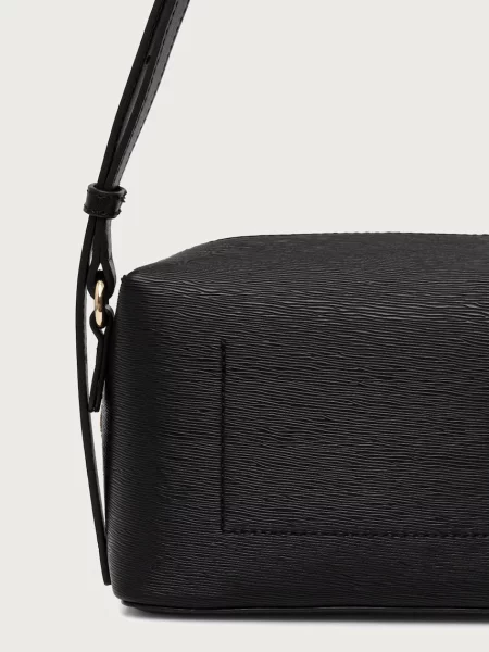 Tommy Hilfiger torebka crossbody czarna
