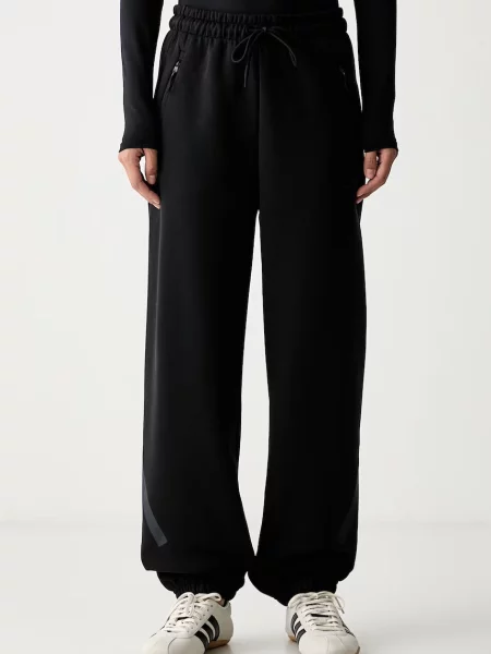 Adidas pantaloni de trening pentru femei cu Z.N.E negru