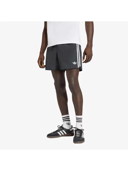 Короткие шорты Adidas Originals черные