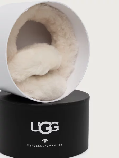 Шапка Ugg бежово