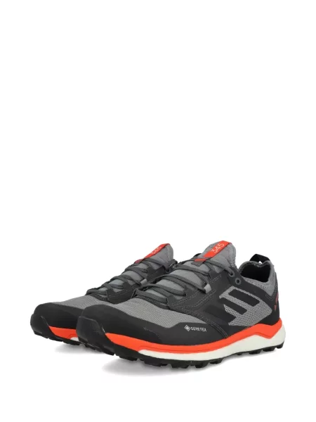 Sneakerși Adidas UltraBoost cu dungi de drumeție gri