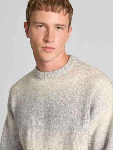 Sweter z dzianiny z wyhaftowanym logo Review