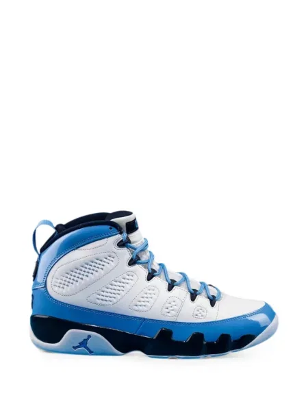 Sneakerși Jordan retro alb