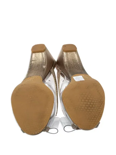 Sandale Stuart Weitzman cu funde cu pană auriu