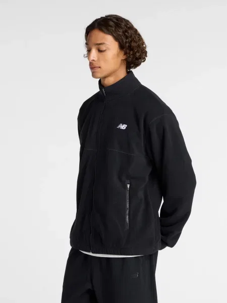 Демисезонная куртка New Balance черная