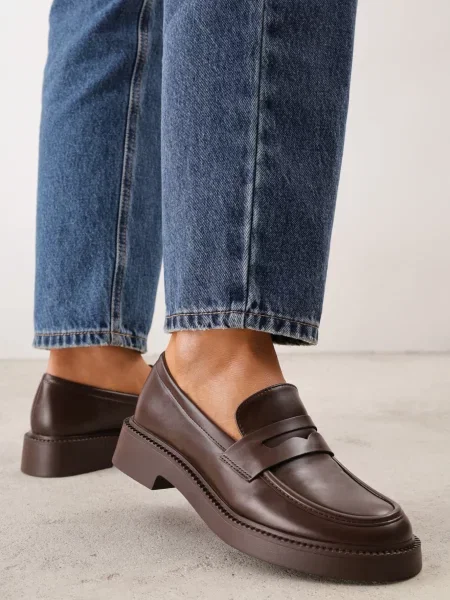 Mocasini maro