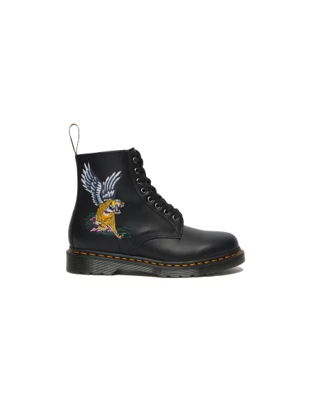 Dr. Martens Souvenir Embroidered Leather Boots Mężczyźni Obuwie Dr. Martens Size: 3 czarny