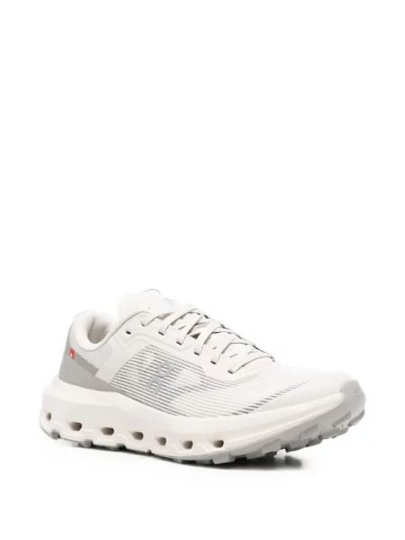 Sneakerși On plasă