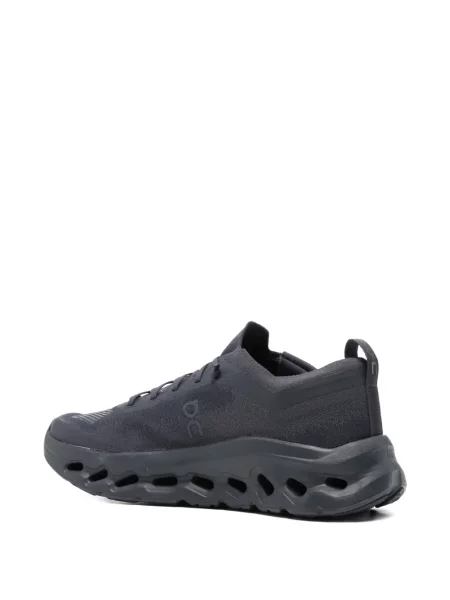 Sneakerși On albastru