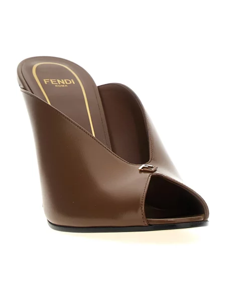 Klapki Fendi skórzane brązowe