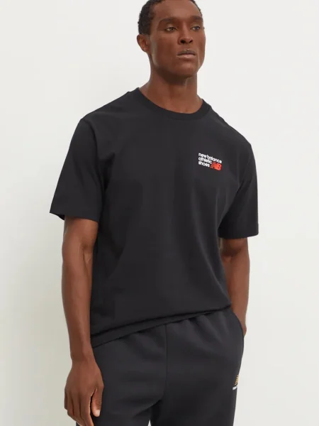 Тениска New Balance с апликация черно