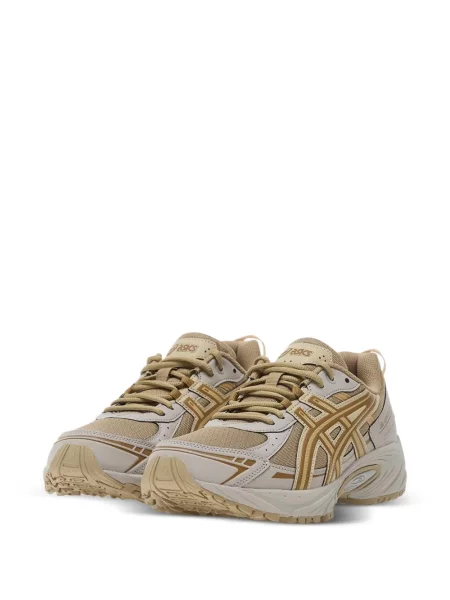 Sneakerși Asics maro